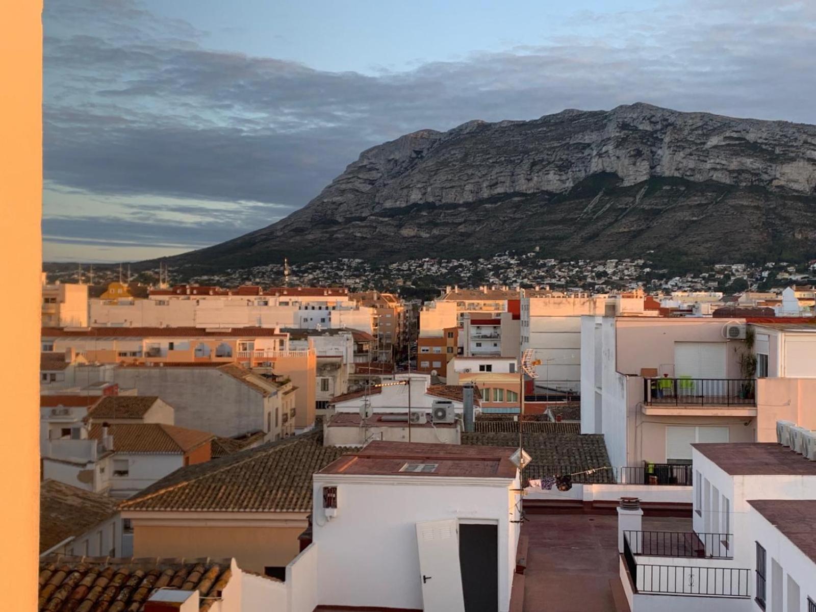Appartamento Gran piso con estilo en el centro de Dénia Esterno foto